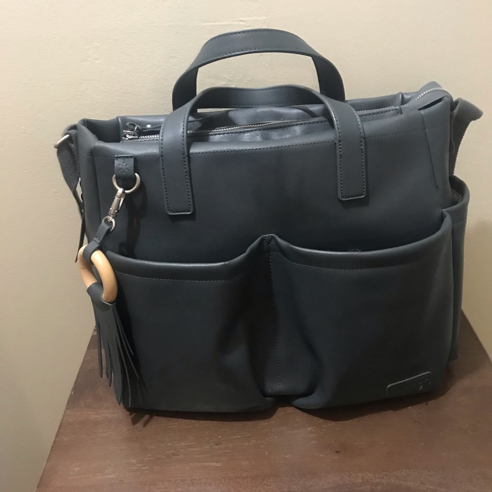 Skip Hop Greenwich Simply Chic diaper bag.